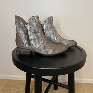 Seychelles - Women's Metallic Ankle Boots - Size 9